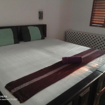 Bed and Breakfast Peacock Garden Tangalle Esterno foto