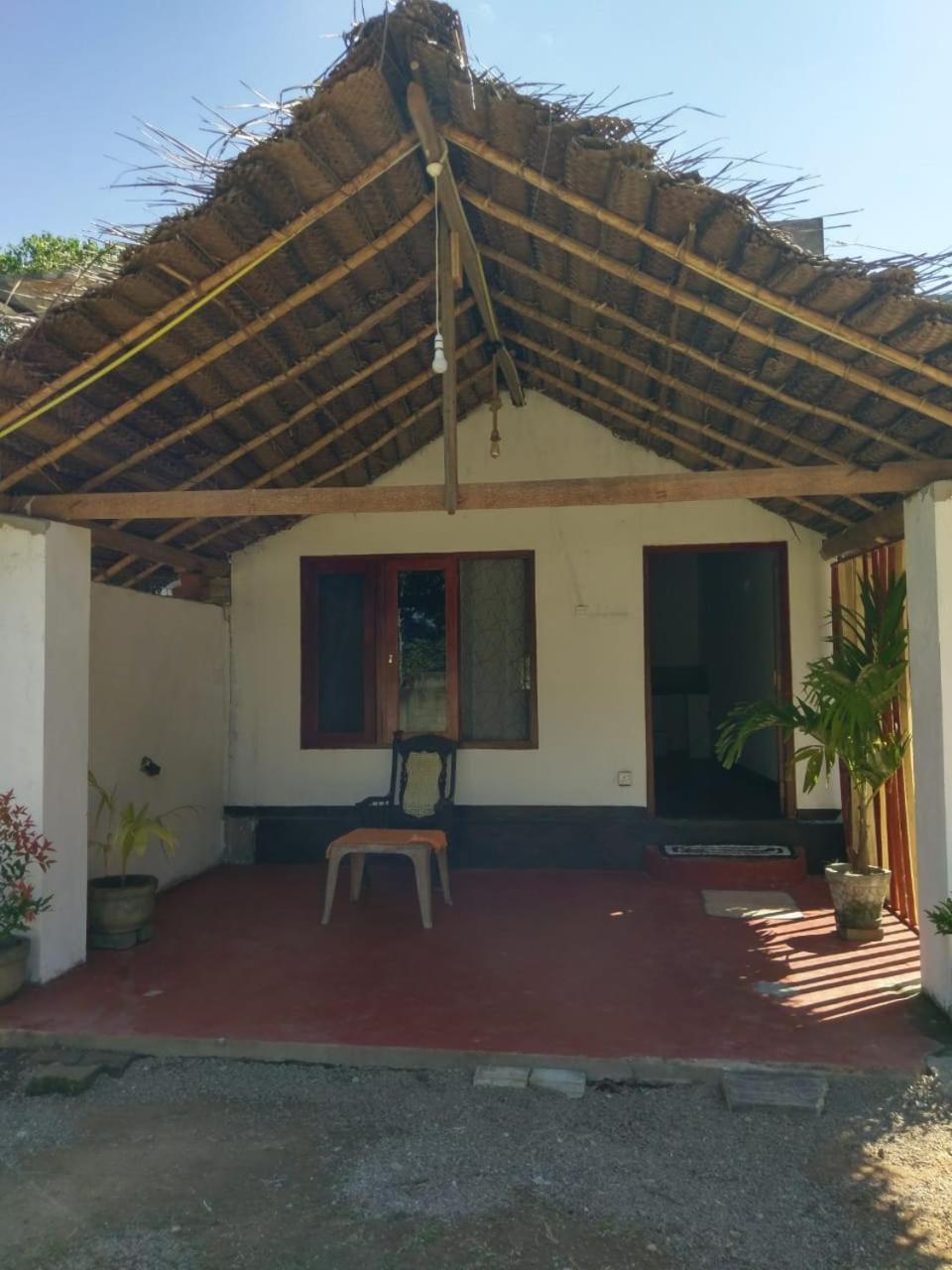 Bed and Breakfast Peacock Garden Tangalle Esterno foto